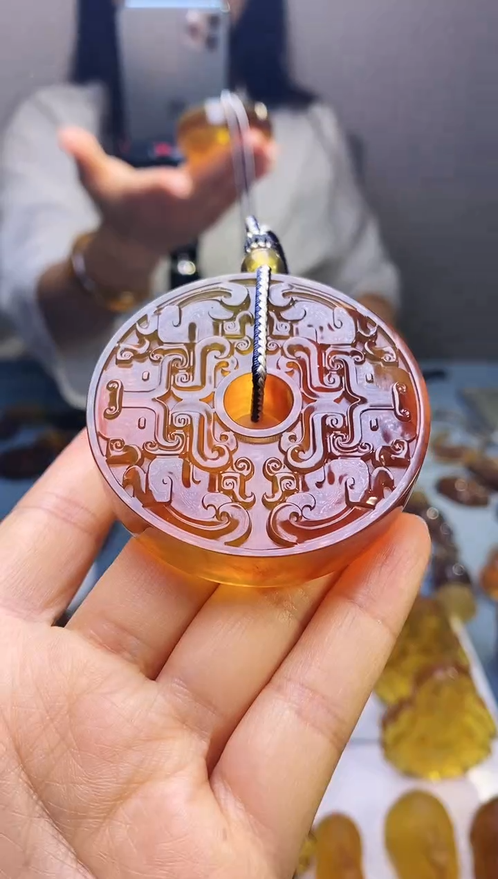 【闪购商品】琥珀吊坠(赠链)未镶嵌HP96-61（夔牛）