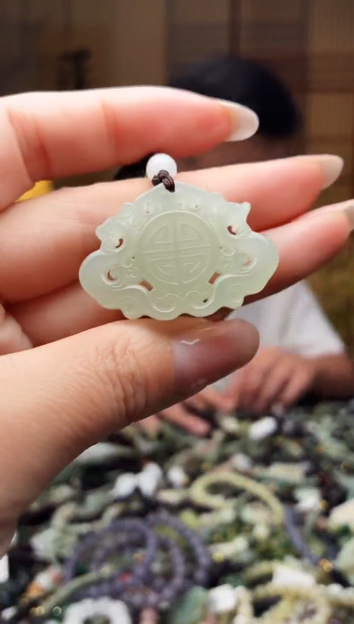 颈饰未镶嵌和田玉多样性发货，拍一发一