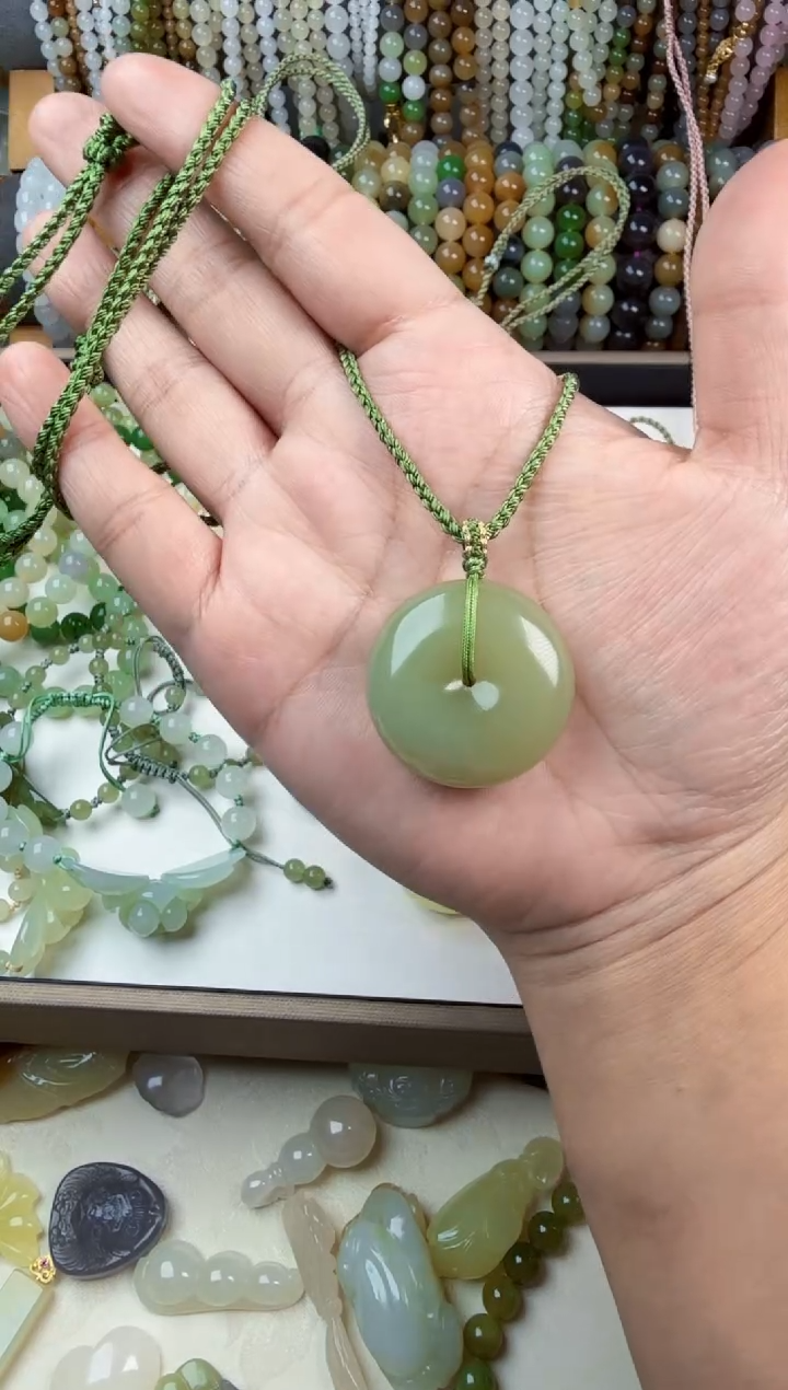 颈饰未镶嵌和田玉好*平安扣