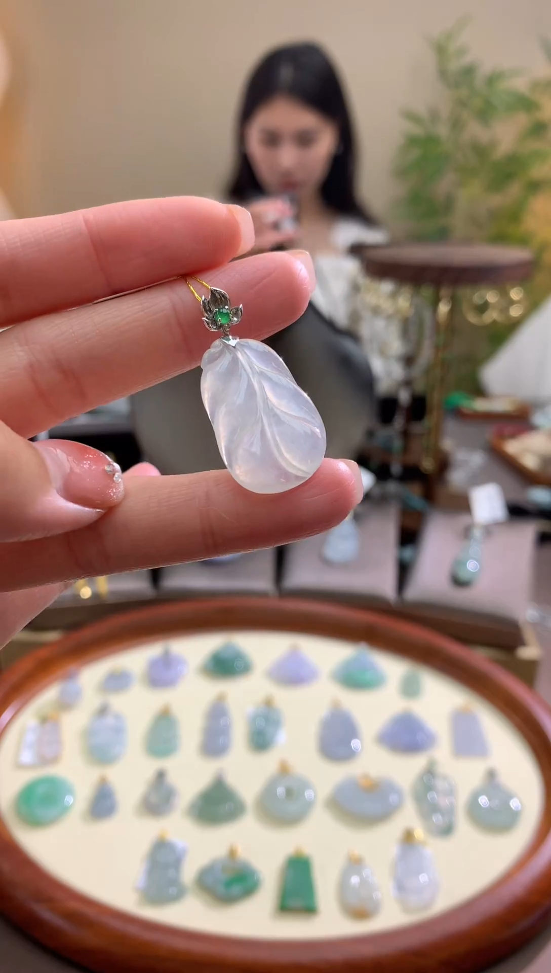 【闪购商品】翡翠颈饰18K金镶嵌叶子