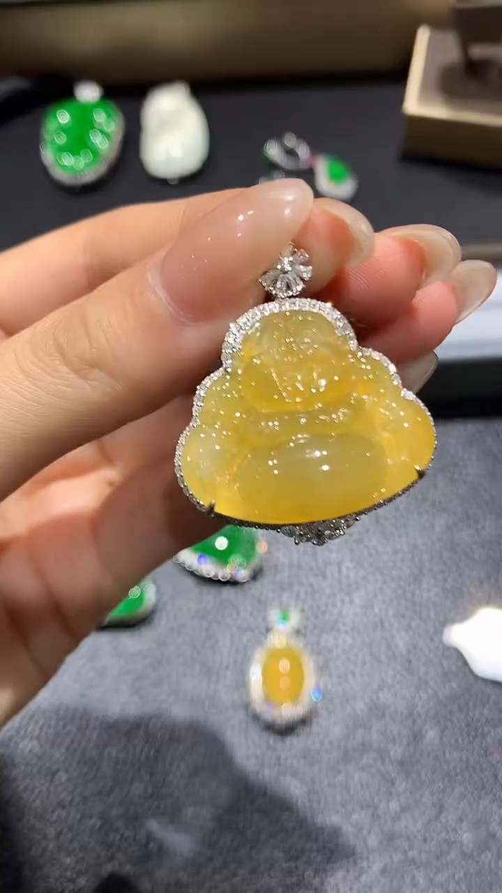【闪购商品】翡翠吊坠(不含链)18K金镶嵌70团购