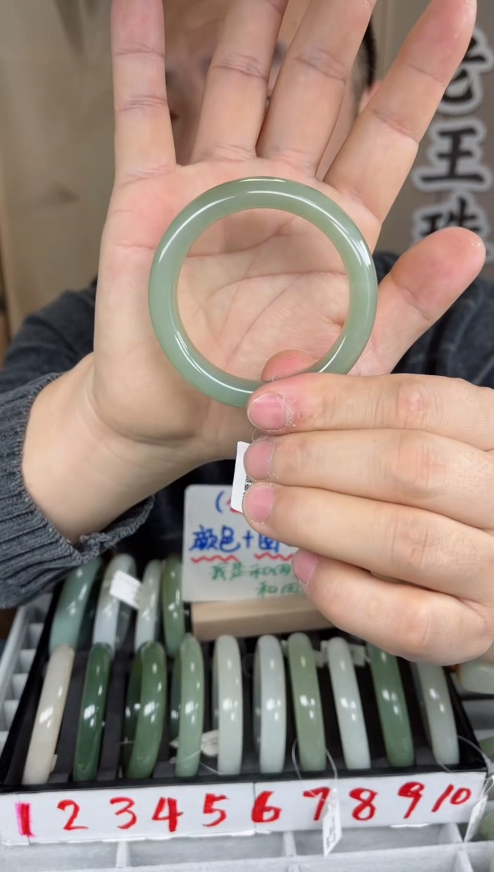 【闪购商品】和田玉手镯未镶嵌和田玉手镯-3