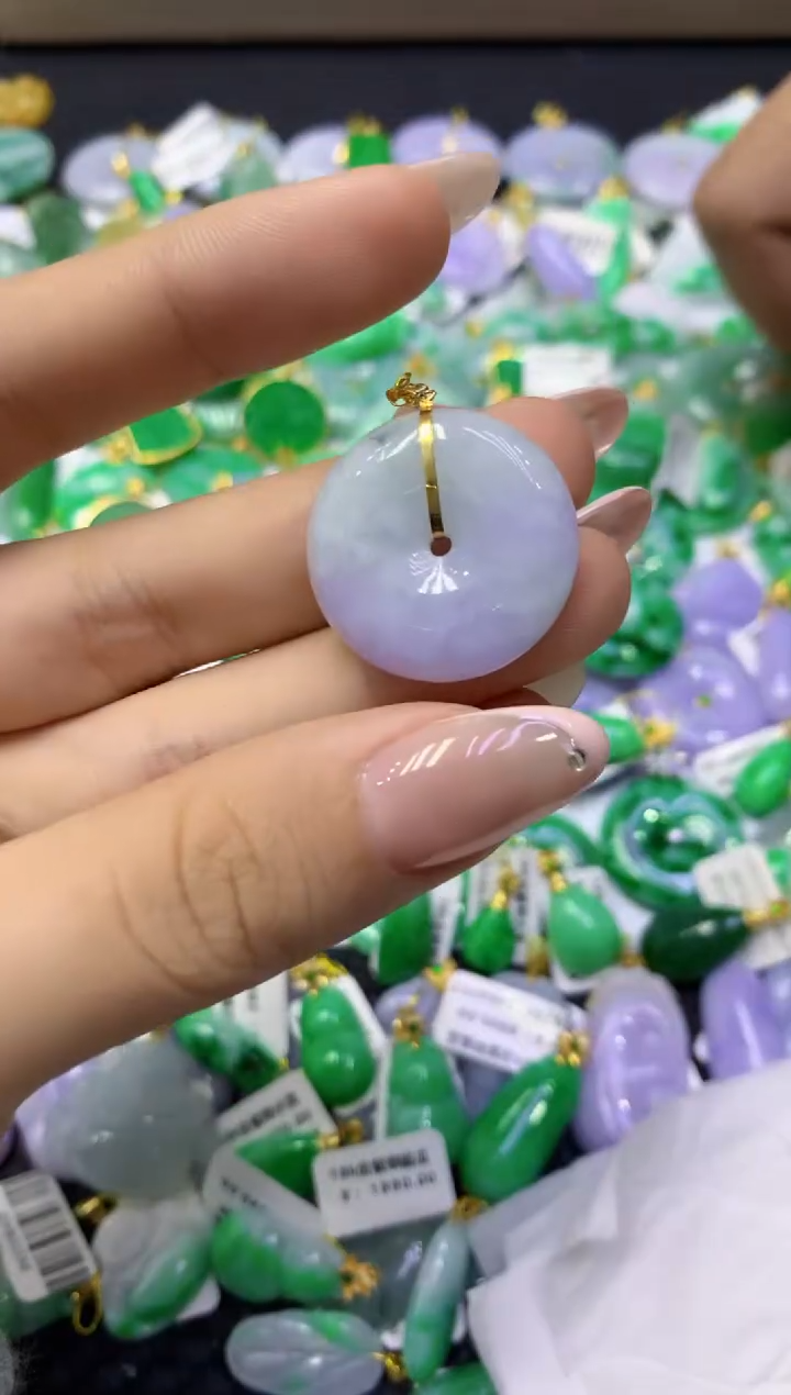 颈饰18K金镶嵌翡翠天然缅甸翡翠A货