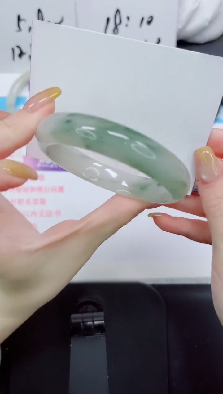 石英质玉手镯未镶嵌366