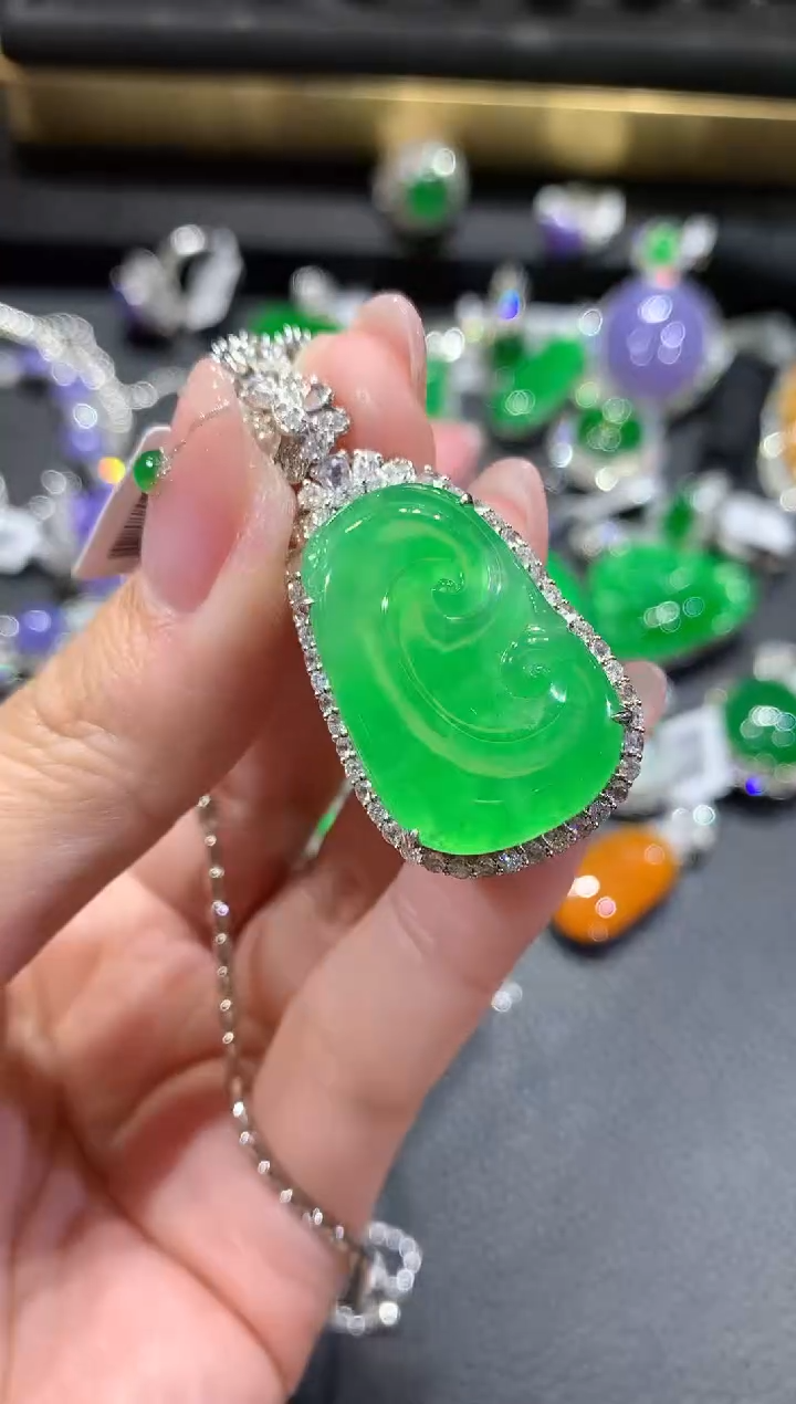 【闪购商品】翡翠吊坠(不含链)18K金镶嵌192-如意