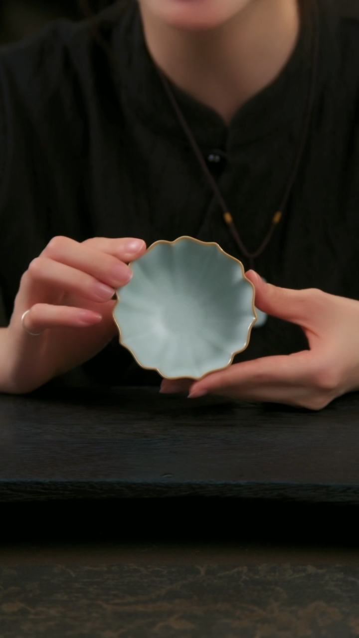 【闪购商品】杯荷瓣杯1只（默认开片工艺）