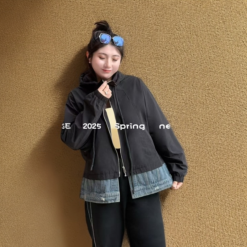 【H.X蕾姐】2025新款女装连帽抽带时尚牛仔拼接拉链外套