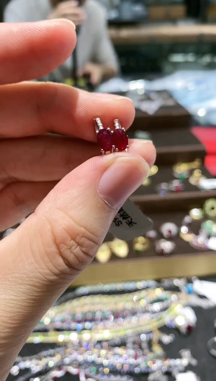 【闪购商品】红宝石耳饰银S925镶嵌耳钉