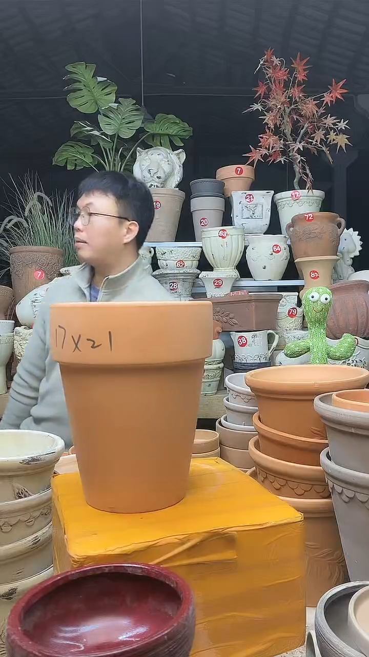 【闪购商品】缸1个17*21红陶反比例无托