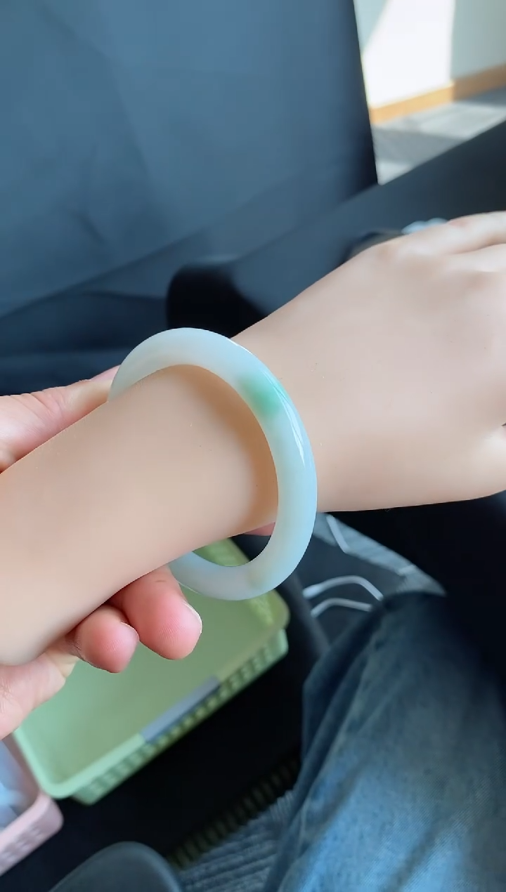 【闪购商品】翡翠手镯未镶嵌1号56.6*9.1*9.6圆条有包容