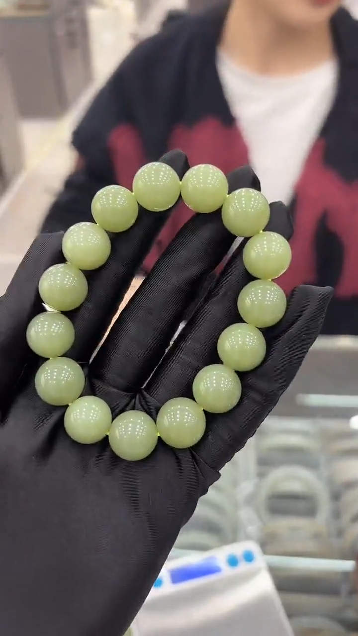 未镶嵌手串和田玉董小姐推荐 多样性发货 拍一发一xjcq14