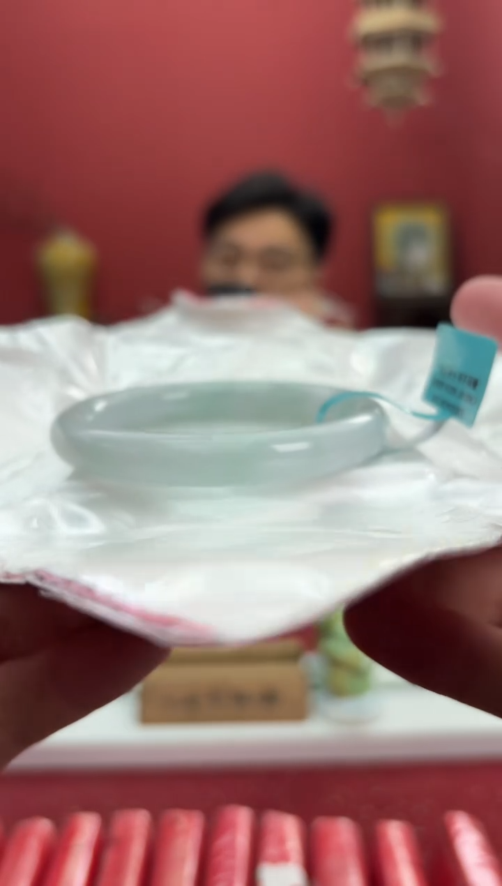 【闪购商品】翡翠手镯（圆镯）未镶嵌24手镯