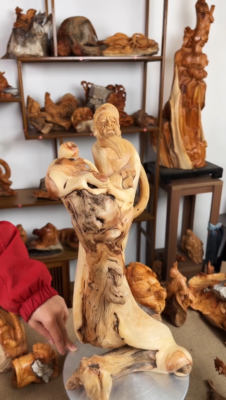 【闪购商品】柏木（崖柏）木雕老头 太行崖柏