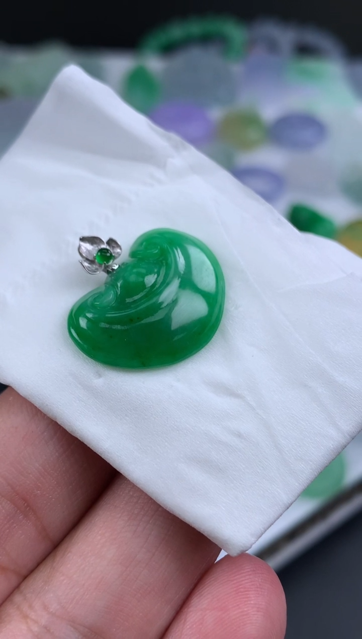 【闪购商品】翡翠颈饰18K金镶嵌翡翠