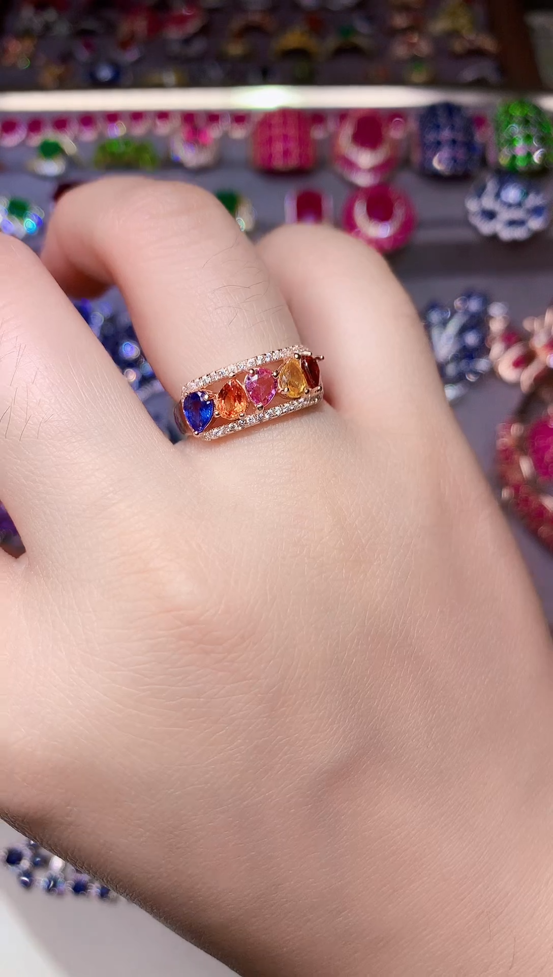 戒指彩色蓝宝石银S925镶嵌....