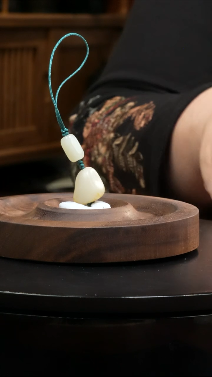 【闪购商品】和田玉吊坠(不含链)未镶嵌4.4克和田玉原石