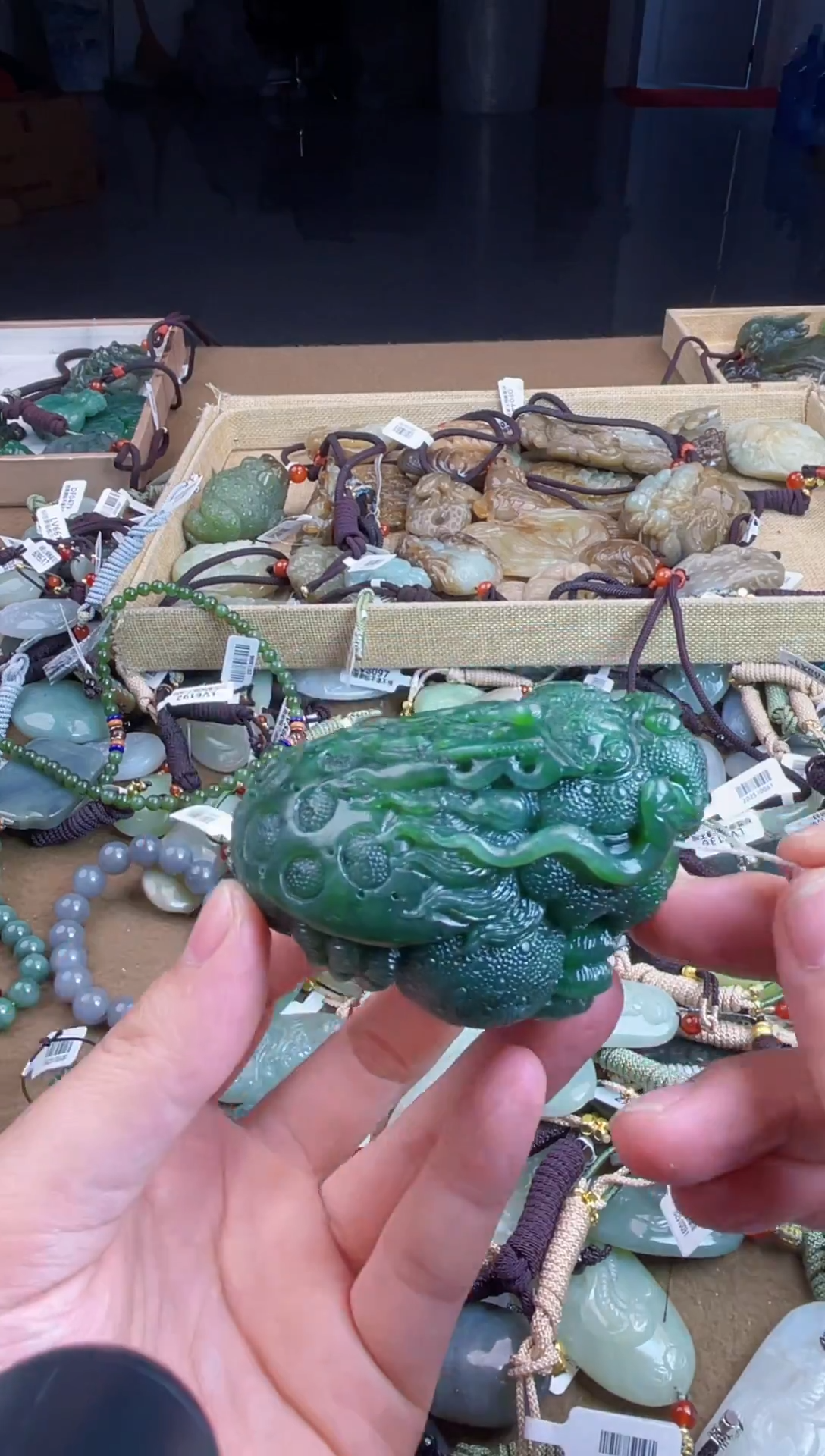 颈饰未镶嵌和田玉1