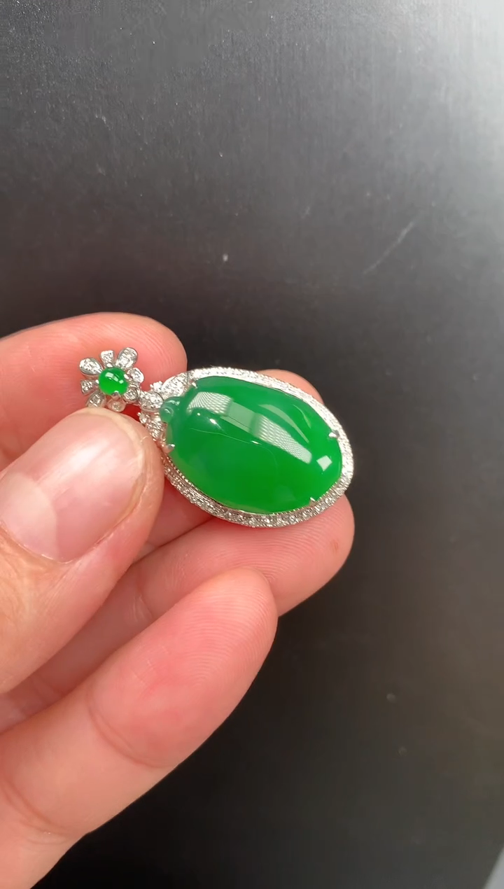 【闪购商品】翡翠颈饰18K金镶嵌一