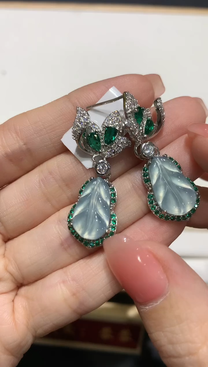 【闪购商品】翡翠吊坠(不含链)未镶嵌1多人多样性随机发货1件