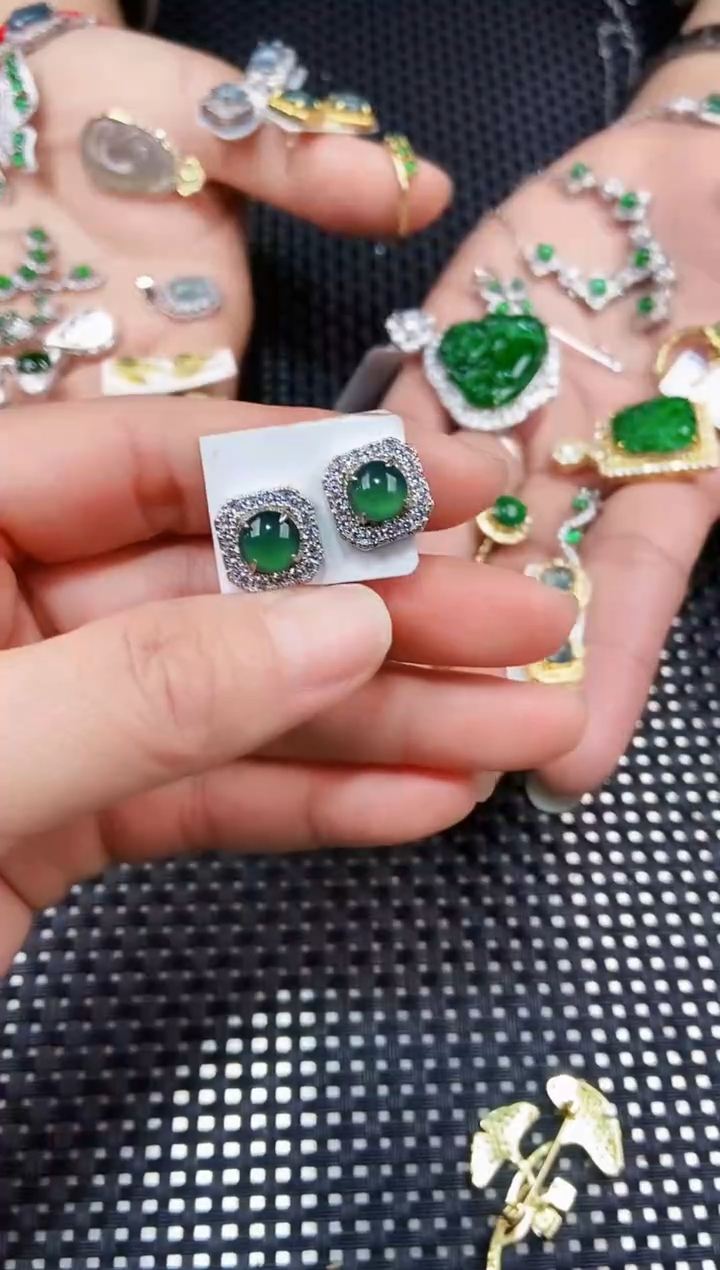 【闪购商品】翡翠耳饰未镶嵌11111111111