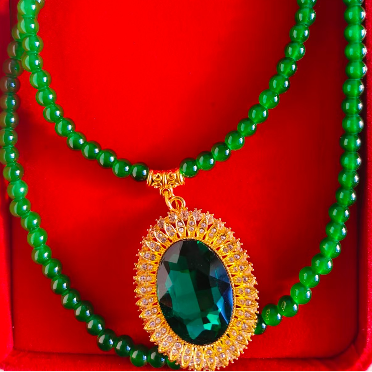 豪镶满钻-新中式绿色毛衣链 