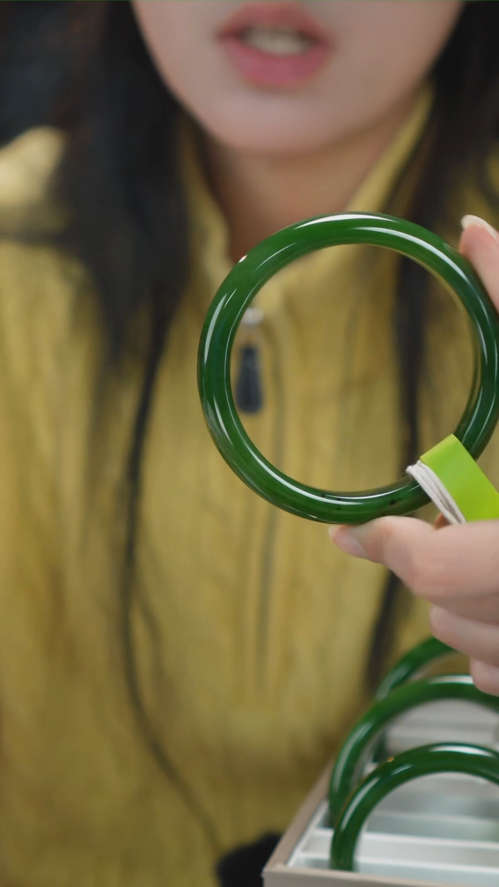 【闪购商品】和田玉手镯未镶嵌45天然和田玉手镯拍一发一63