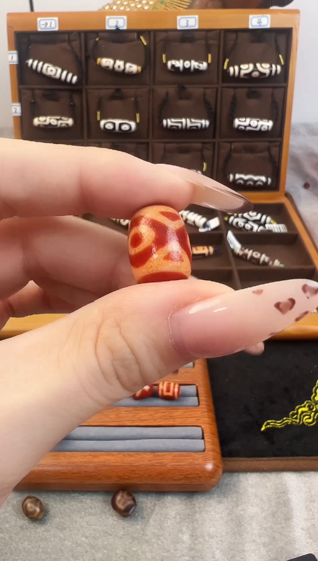 玛瑙/玉髓（覆膜）颈饰未镶嵌74.（微瑕）