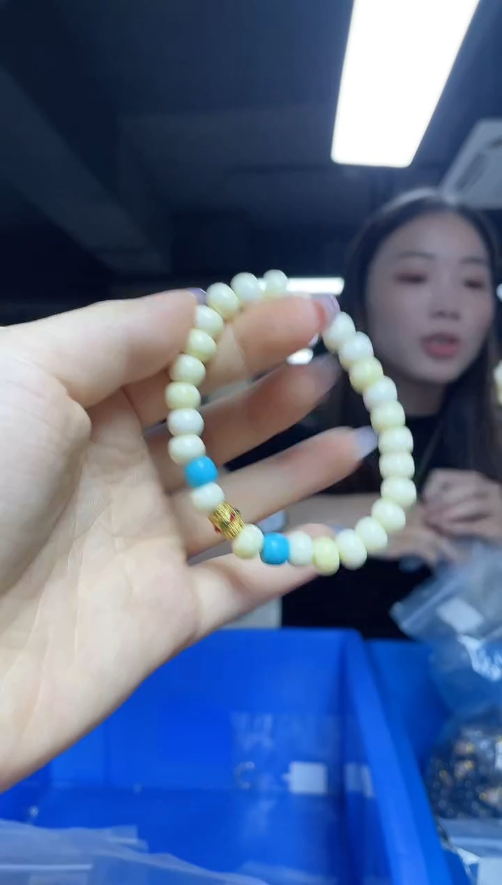 未镶嵌蜜蜡裸石（多样性发一件）