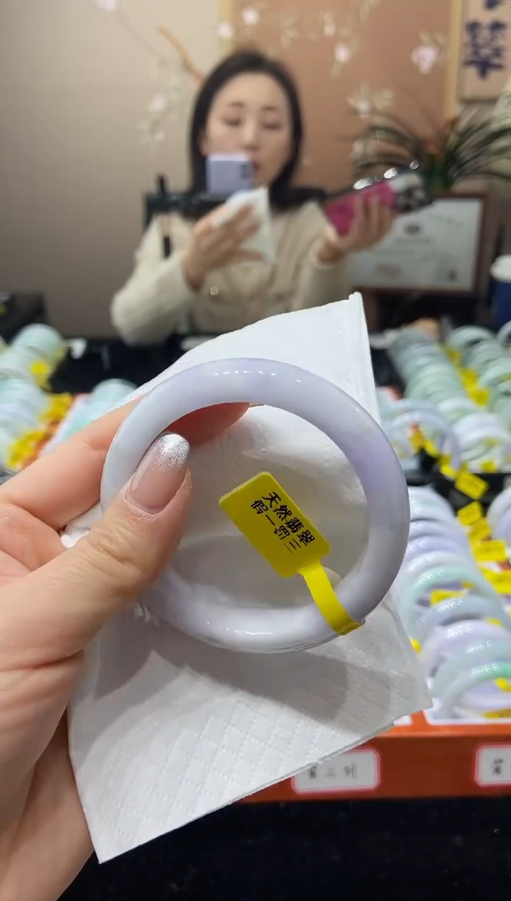 【闪购商品】翡翠手镯未镶嵌5556圈口