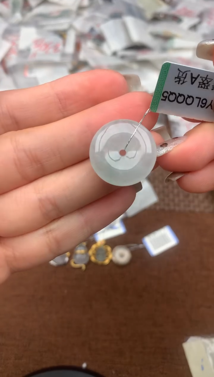 未镶嵌挂件翡翠—