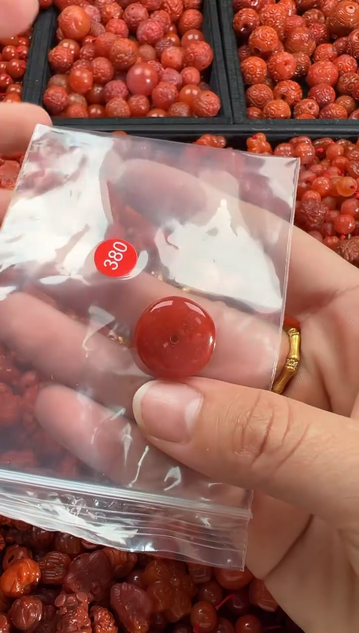 【闪购商品】南红玛瑙颈饰未镶嵌1