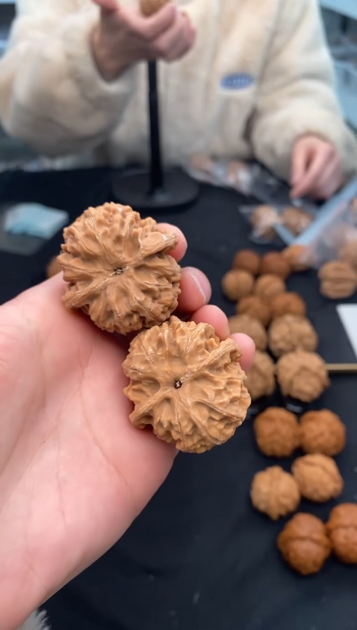 【闪购商品】文玩核桃把件苹果园38-t863