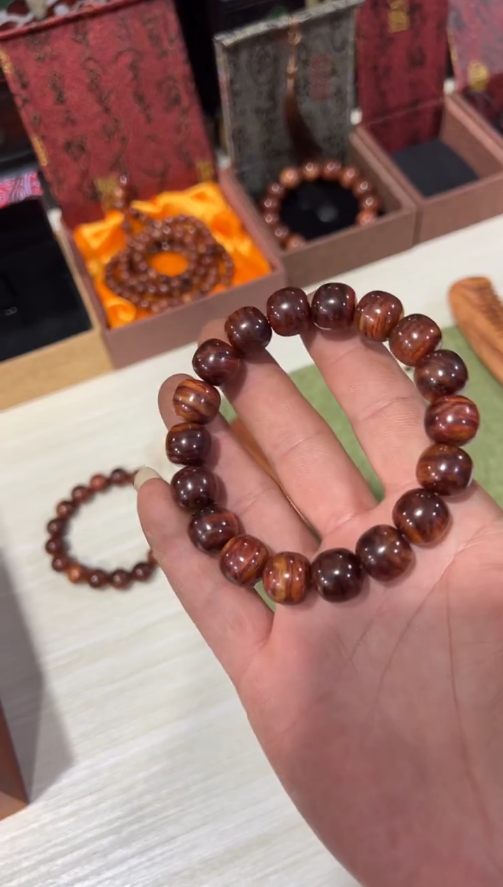 木用****4木  黄花梨老型桶珠1.5手串