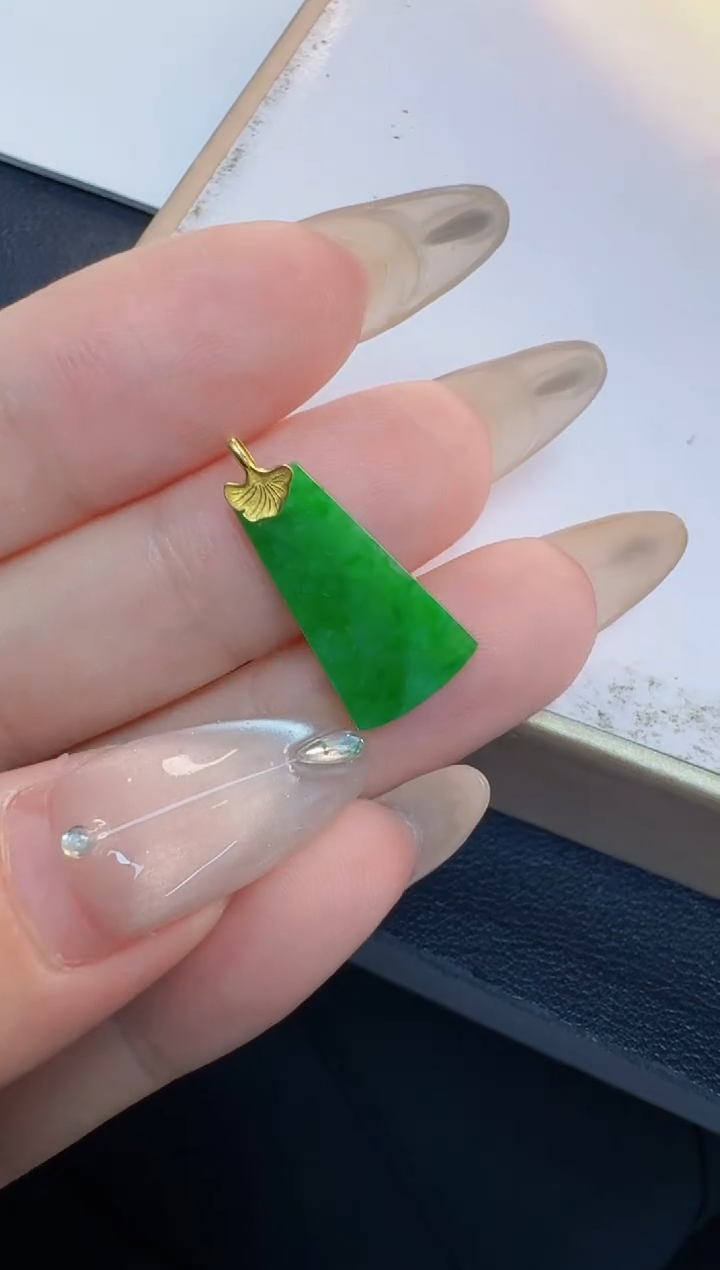 翡翠18K金镶嵌颈饰缅甸天然A货