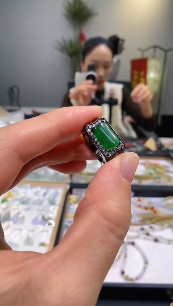 【闪购商品】翡翠吊坠(不含链)银S925镶嵌马鞍戒指