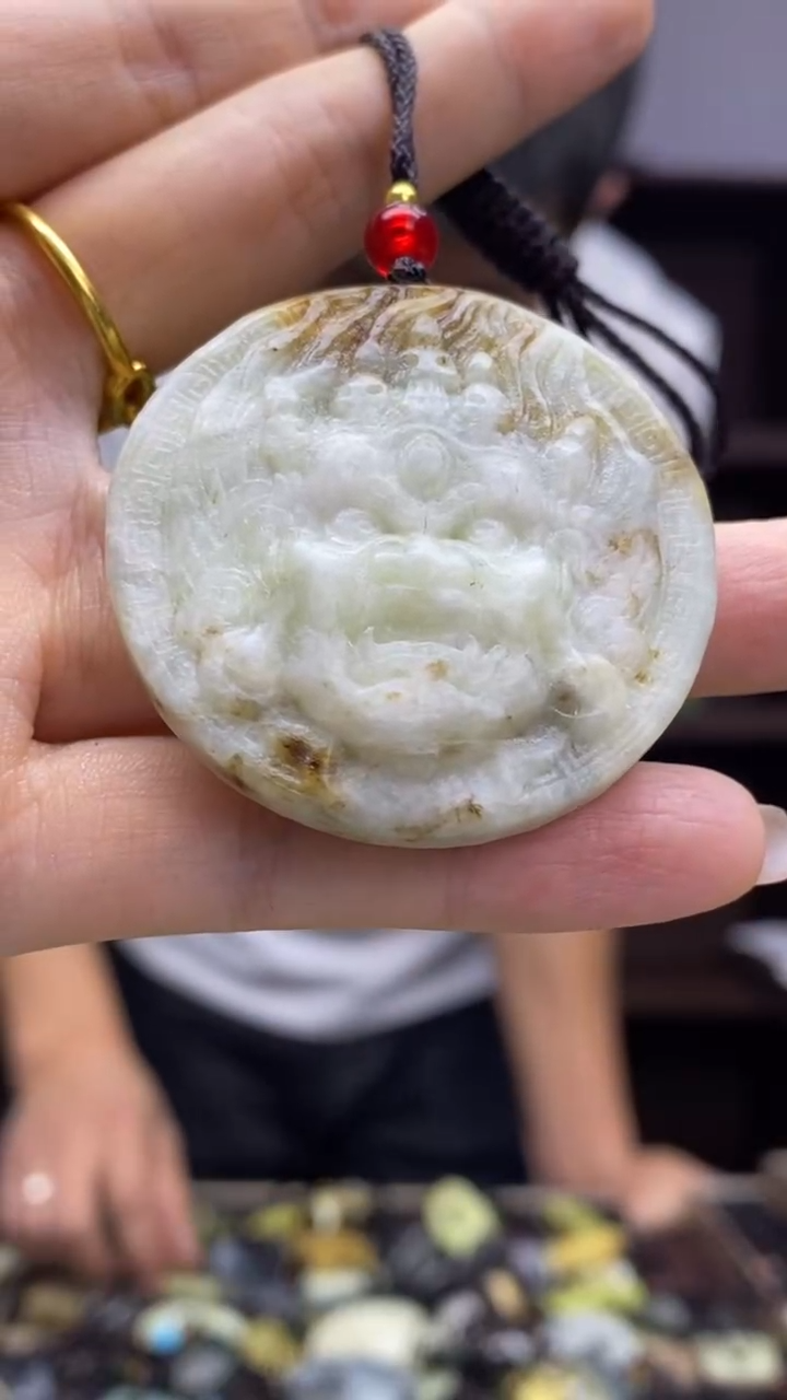 未镶嵌岫玉挂件  