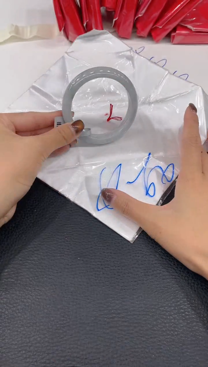 【闪购商品】翡翠手镯未镶嵌手镯