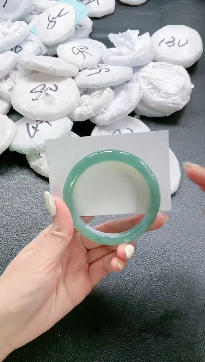 【闪购商品】石英质玉手镯未镶嵌 22L219-56