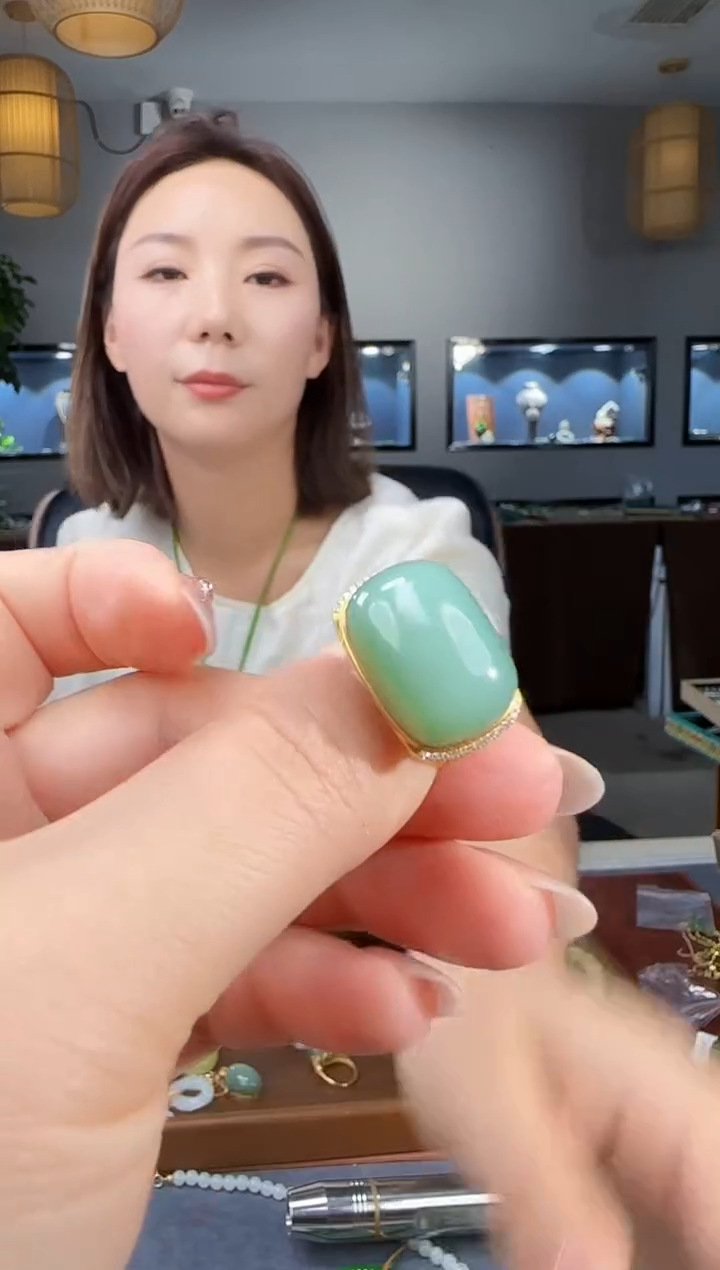 和田玉戒指18K金镶嵌1