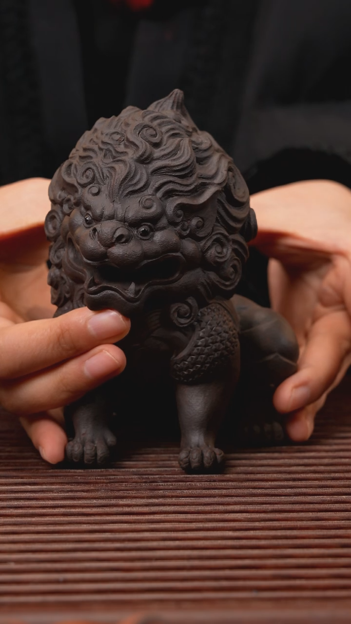 【闪购商品】紫砂茶宠火麒麟，。