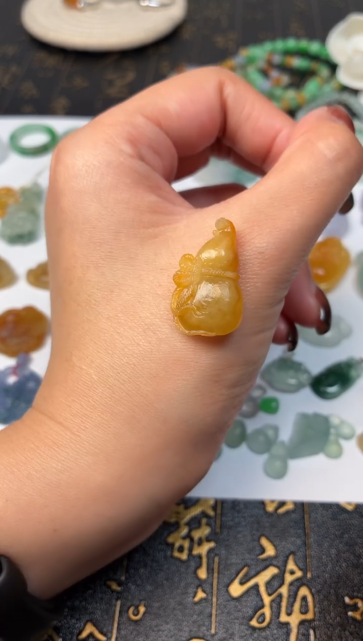 未镶嵌定制翡翠冰黄葫芦