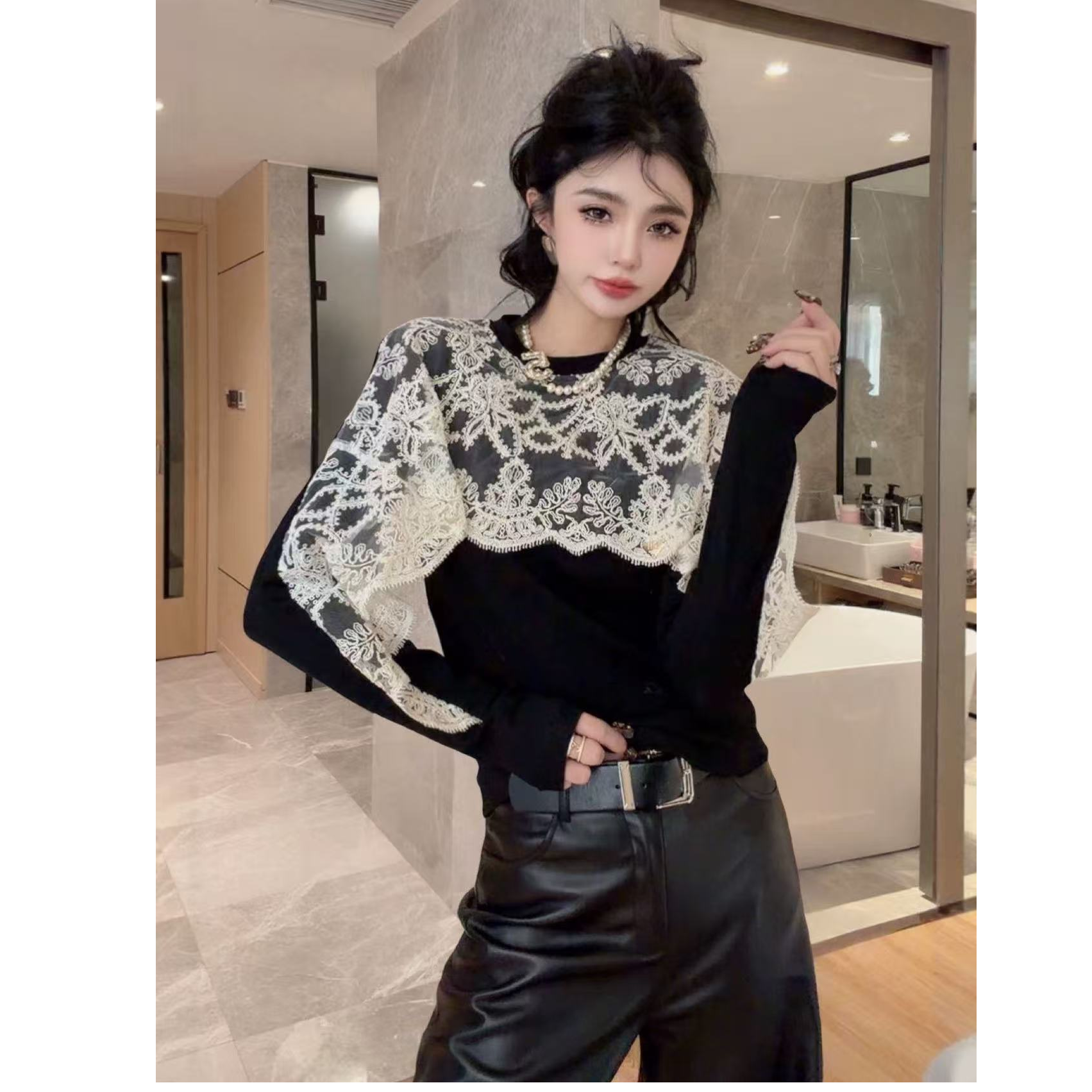 D1159冬季新款时尚蕾丝披肩拼接长袖百搭洋气减龄气质T恤