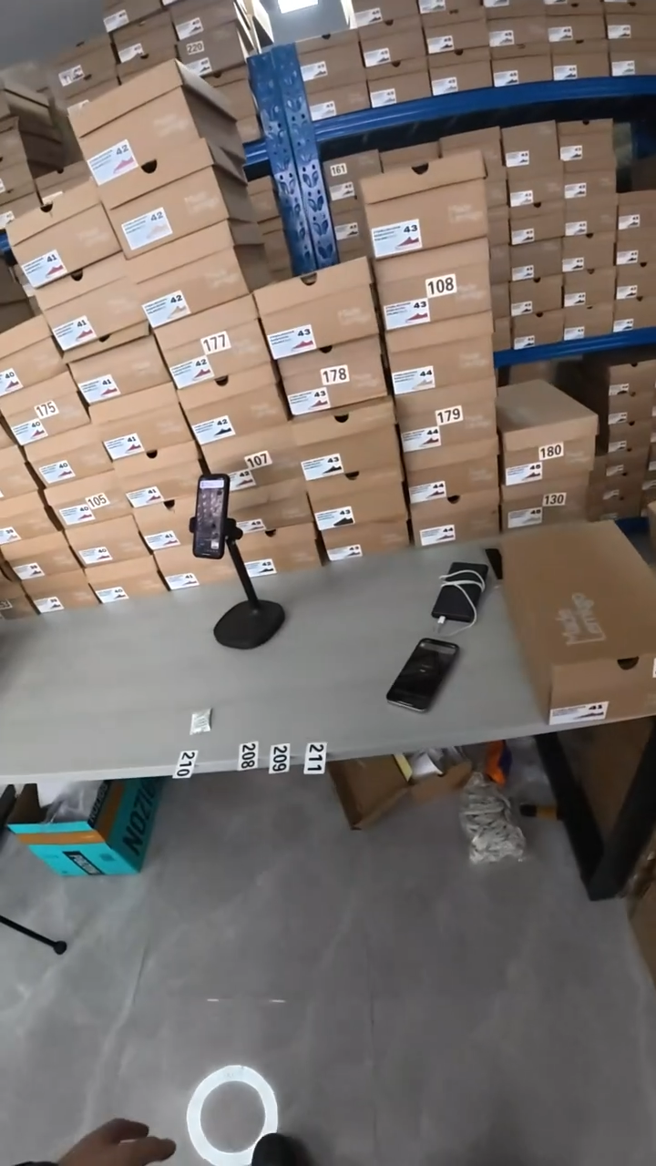 留迹板鞋帆布断码清仓  编码：208 41码