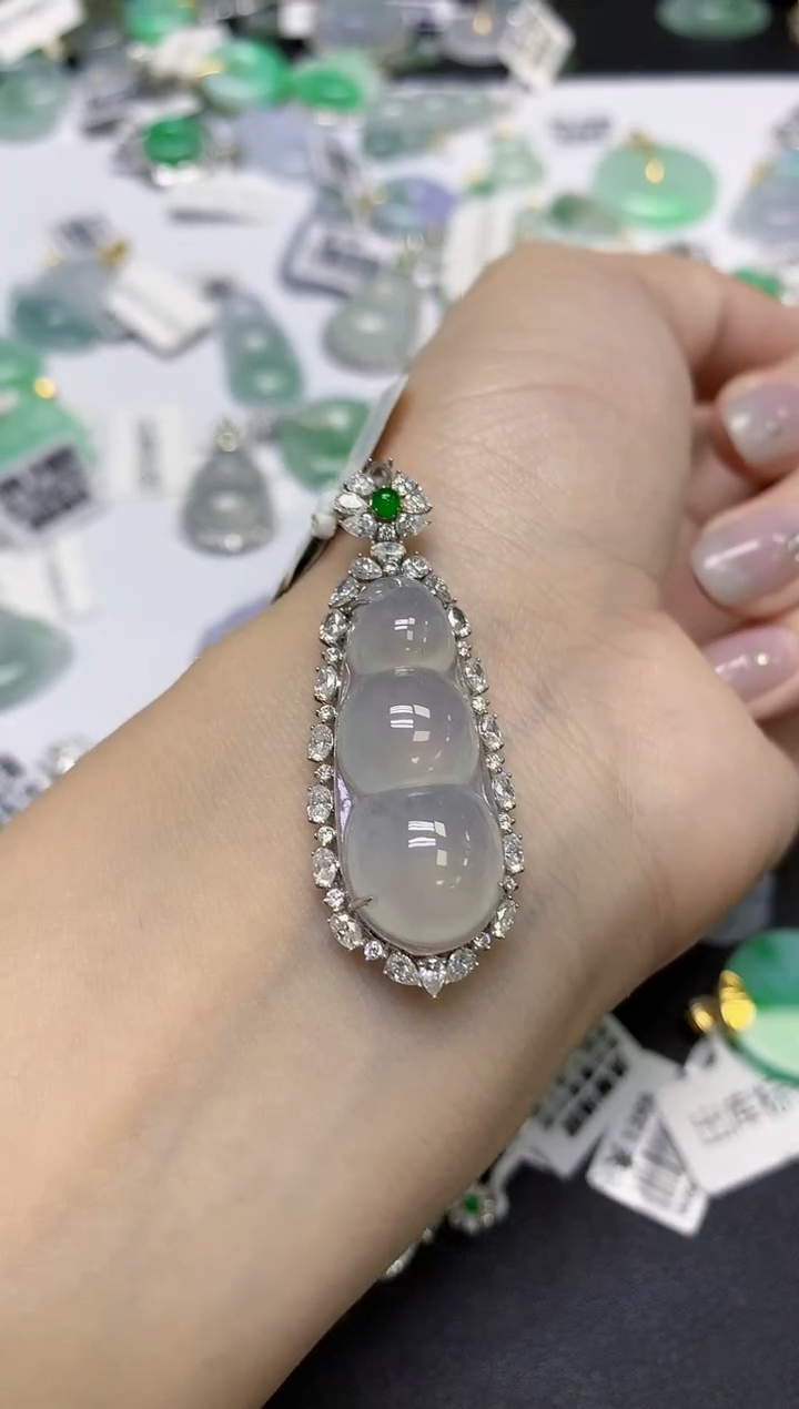 颈饰18K金镶嵌翡翠天然缅甸翡翠A货百元以上9元证书费自理