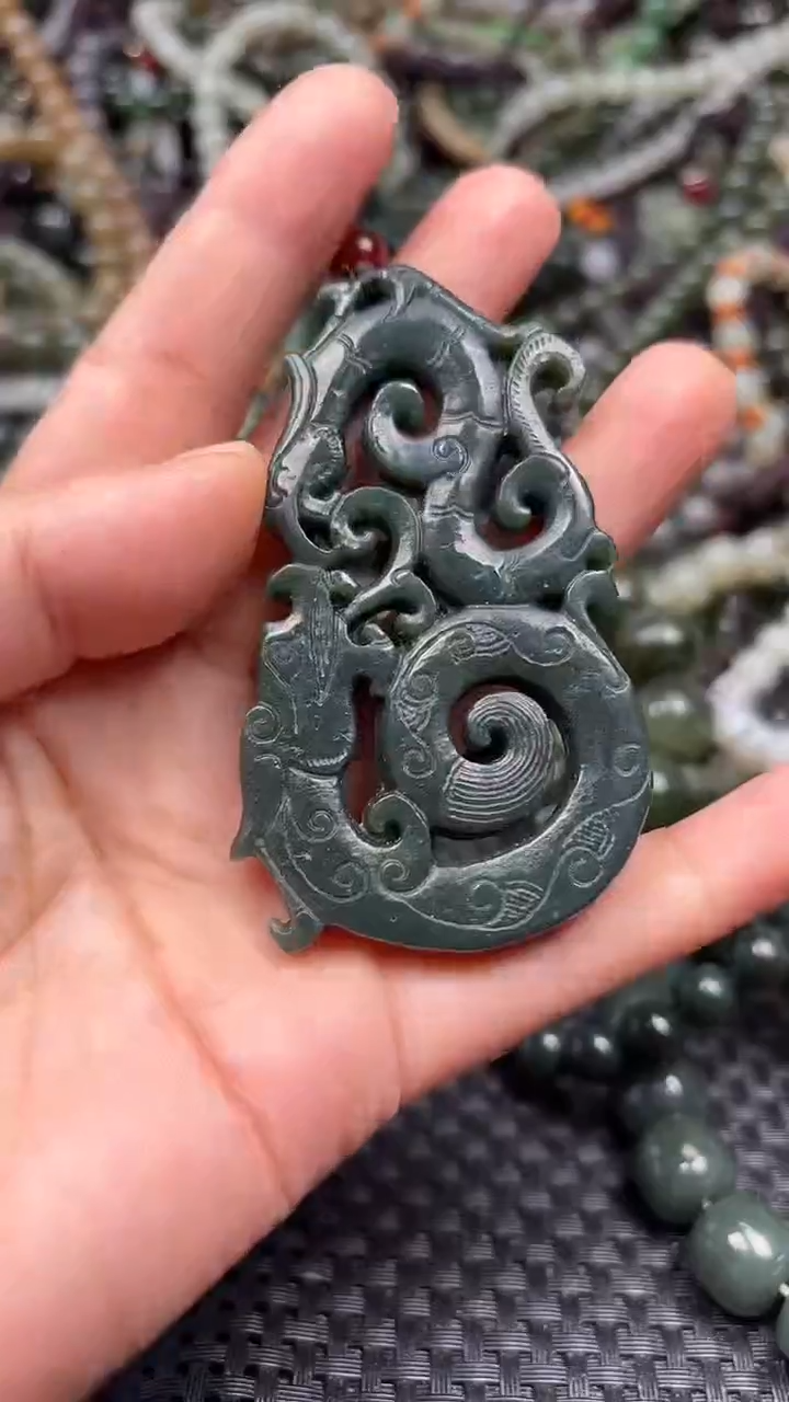 颈饰未镶嵌和田玉1