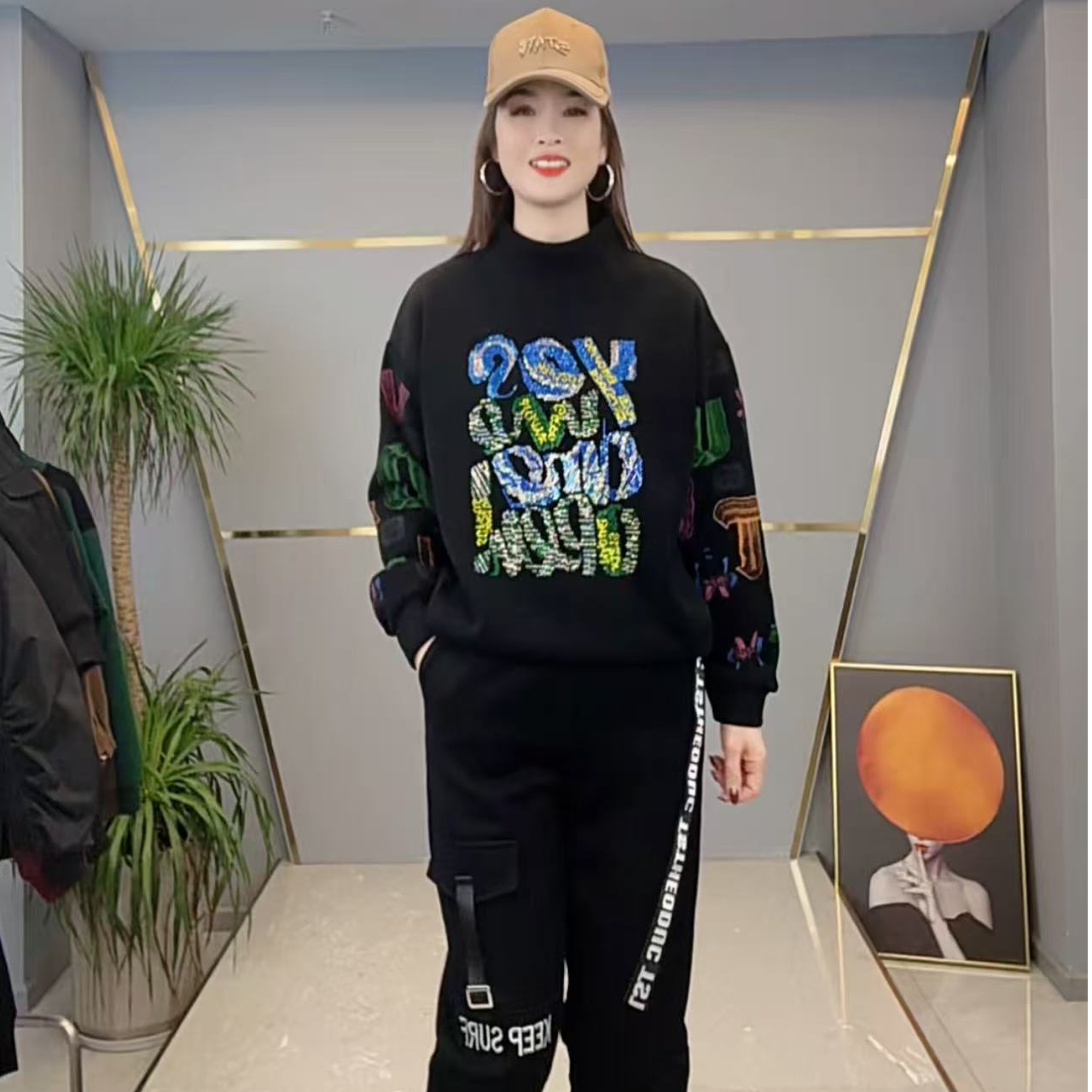 shishu/拾束冬季新款时尚女装烫钻字母宽松百搭加绒卫衣CY6958