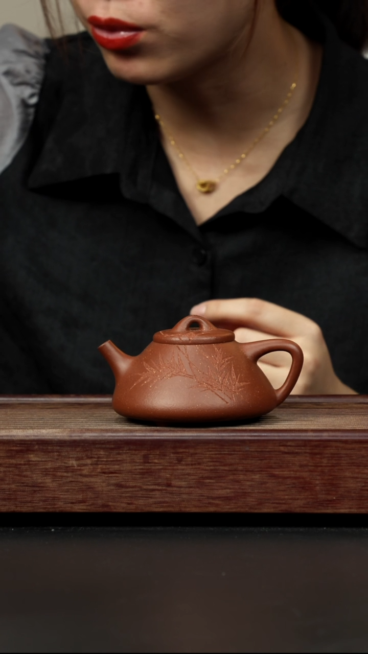 紫砂茶壶红降坡 刻竹 子冶石瓢