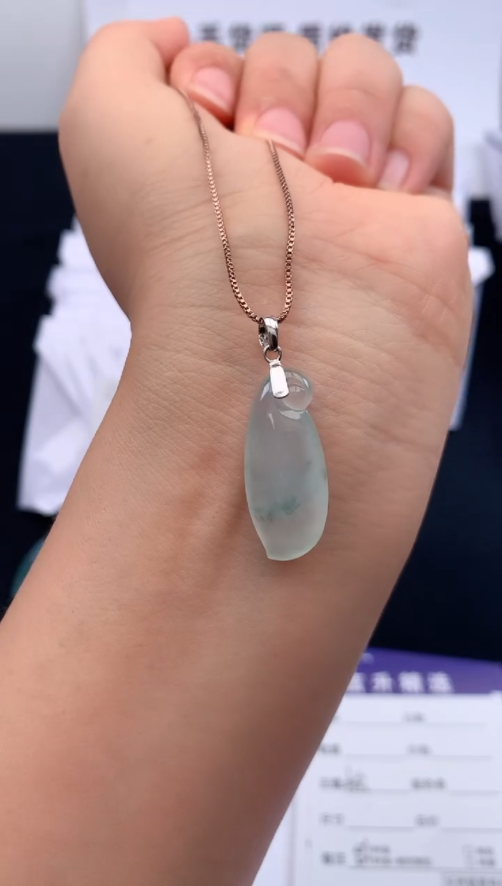 定制翡翠18K金镶嵌2号650元