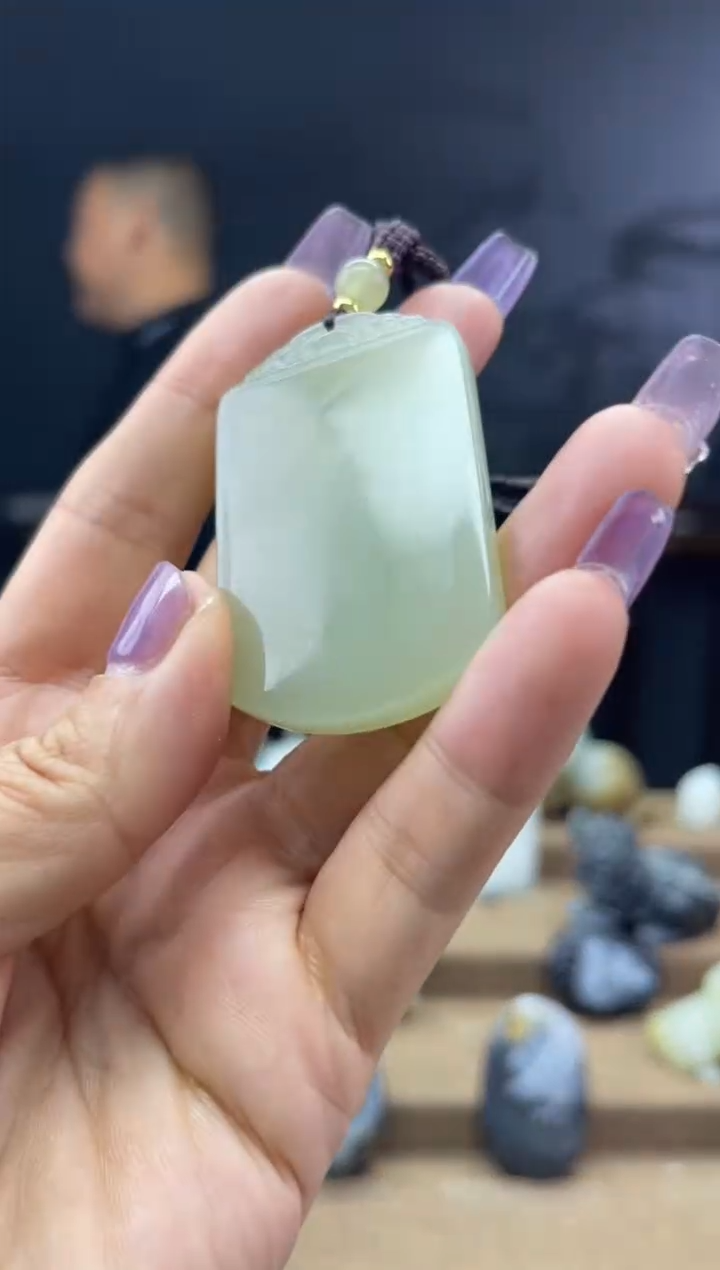 颈饰未镶嵌和田玉1