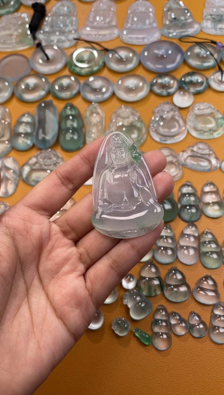 【闪购商品】翡翠吊坠(不含链)未镶嵌观音57.7 36.2 5.4